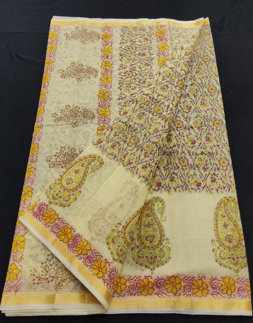 Gracious Cream Zari Border KotaDoria Block Printed Cotton Saree With Blouse